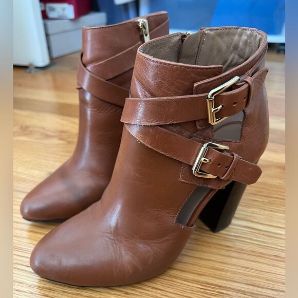 Atwell Heeled Booties - Picture 2 of 9